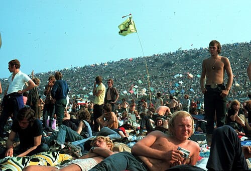 Multitud en Afton Down durante el Isle of Wight Festival, agosto de 1970