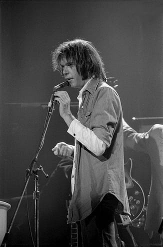 Neil Young 1976 - Cantando en Austin Texas